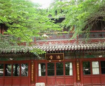 佛教寺院讲经论法的地方：法堂