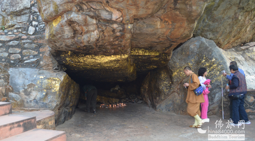 印度朝圣讲述：灵鹫山的修行洞