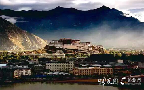 仙境境中的布达拉宫