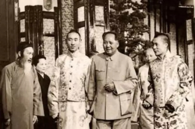 毛泽东的佛缘：图说他一生参拜过的十座寺院