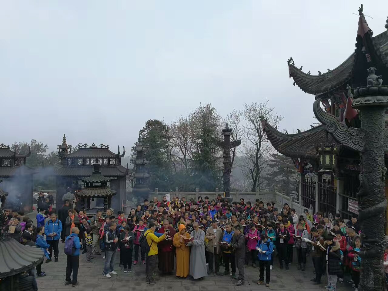 跟随上师的脚步去朝圣  ——广西流浪动物救助放生协会朝圣九华山