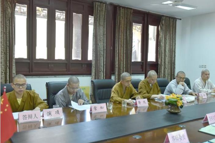 中国佛学院栖霞山分院举行毕业生论文答辩会
