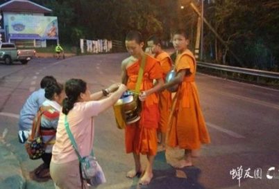 十月泰国游学回顾：感受佛陀时代原始的修行方法 体验泰国素食文化的魅力（视频）
