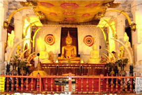 这里是斯里兰卡人民的精神家园，也是世界佛教徒的朝觐圣地 — 康提佛牙寺！