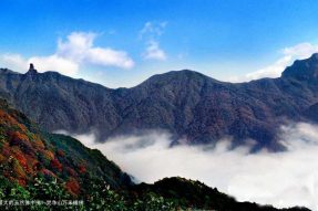 梵净山景点介绍：万米睡佛-蝉友圈 佛旅网 佛教旅游 佛教圣地 佛旅领队 佛教导游