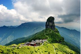 梵净山景点介绍：新金顶-蝉友圈 佛旅网 佛教旅游 佛教圣地 佛旅领队 佛教导游