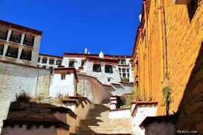 西藏线路：甘丹寺  佛旅网 佛教旅游 佛教圣地 佛旅领队 佛教导游