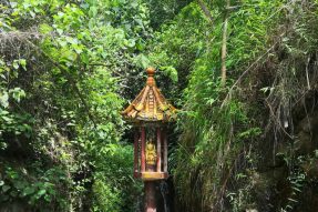 藏匿六祖真身之山水圣地—-藏佛坑  六祖圣迹  六祖朝圣 六祖弘法地、涅槃地出生地、奉灵地、说法地、避难地、携祖衣住锡处