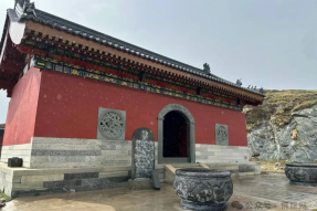 前世牛心今世换！法云和尚虔朝五台山，感得文殊菩萨剖胸换心（蝉友圈）